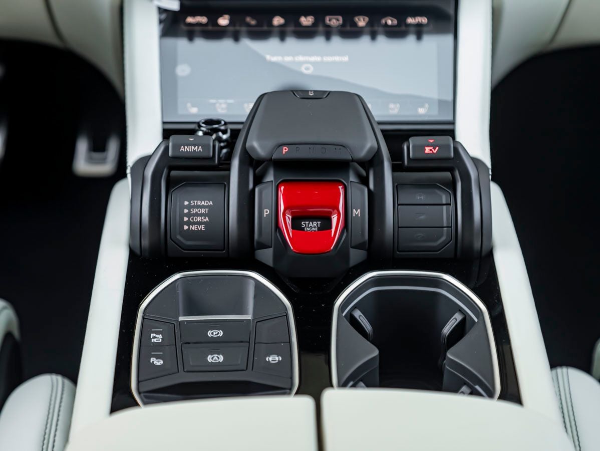 2026 Lamborghini Urus SE