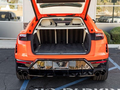 2025 Lamborghini Urus SE