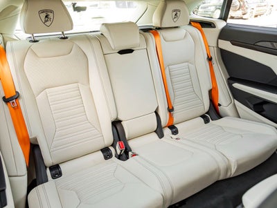 2025 Lamborghini Urus SE