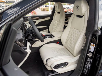 2025 Lamborghini Urus SE