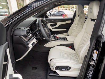 2025 Lamborghini Urus SE