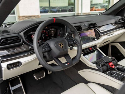 2025 Lamborghini Urus SE