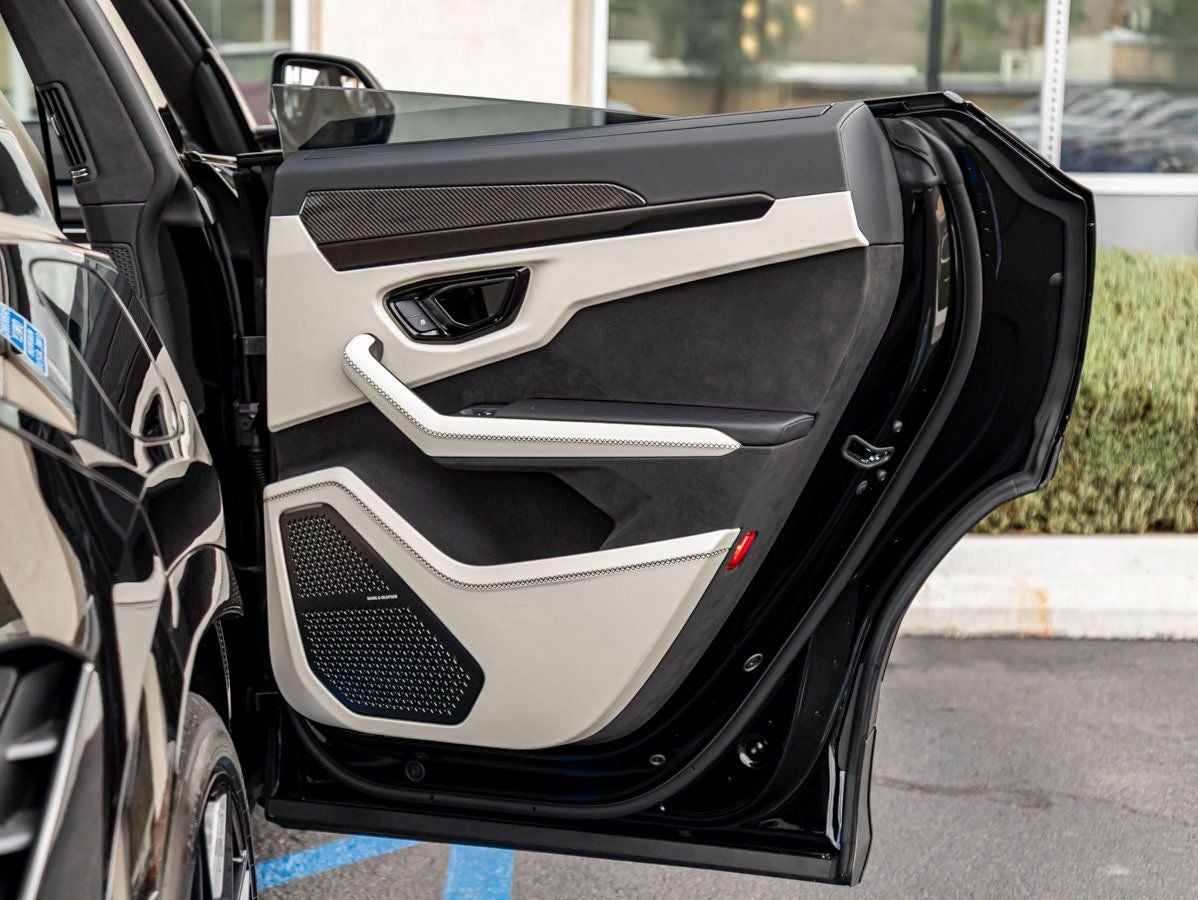 2025 Lamborghini Urus SE