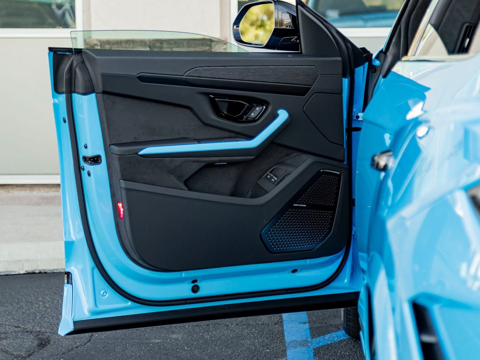 2025 Lamborghini Urus SE