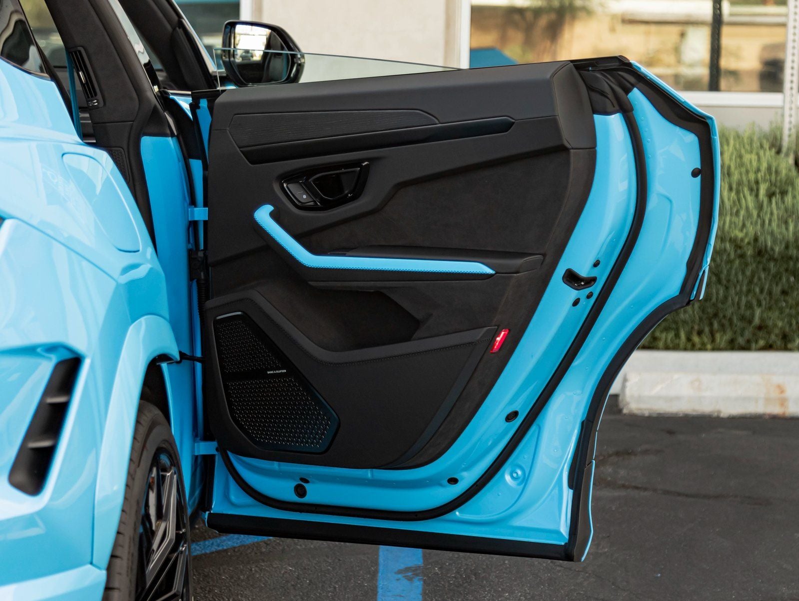 2025 Lamborghini Urus SE