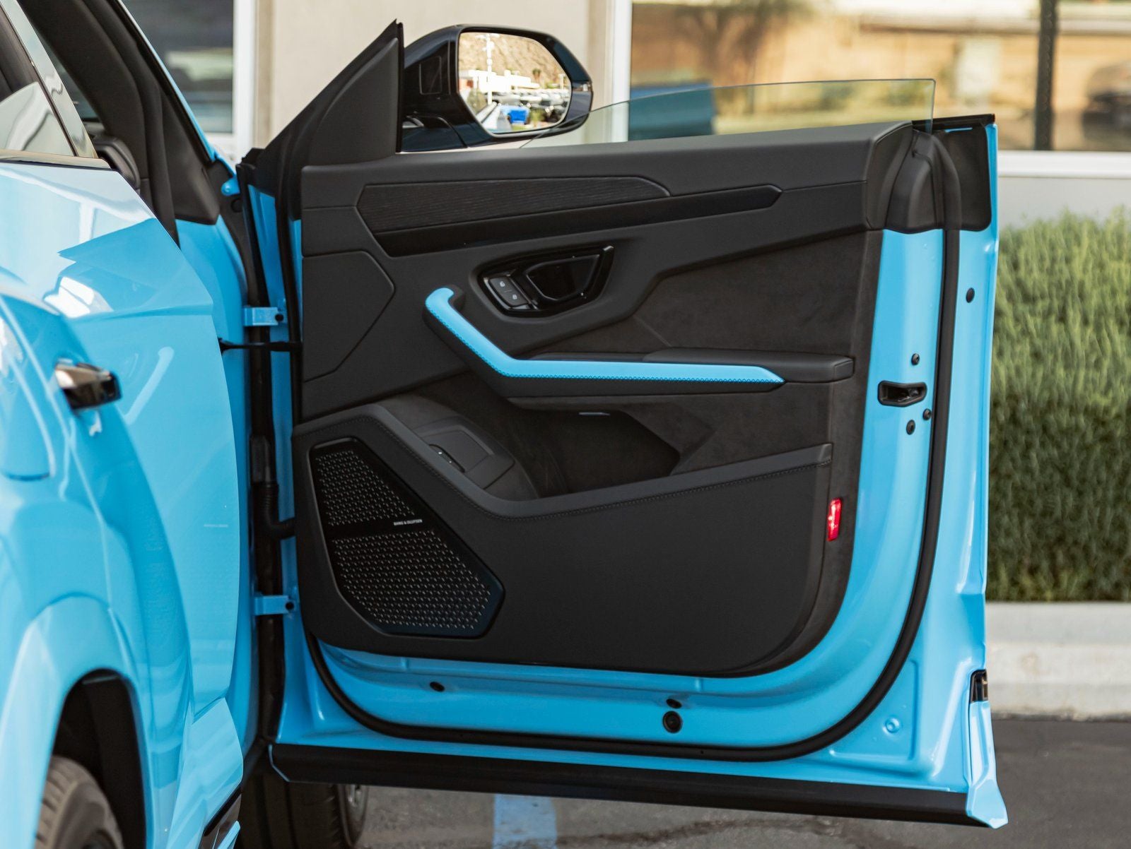 2025 Lamborghini Urus SE