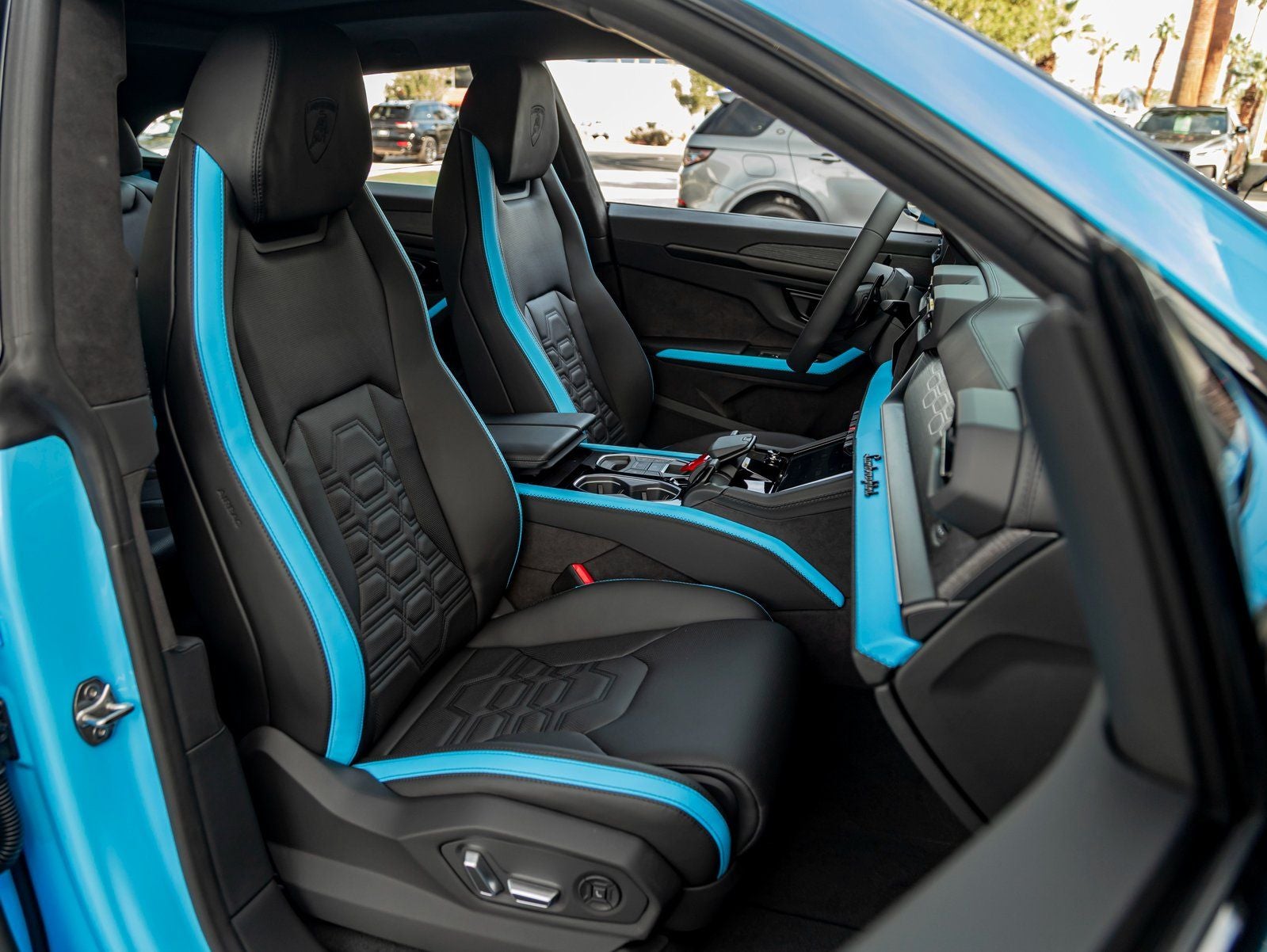 2025 Lamborghini Urus SE