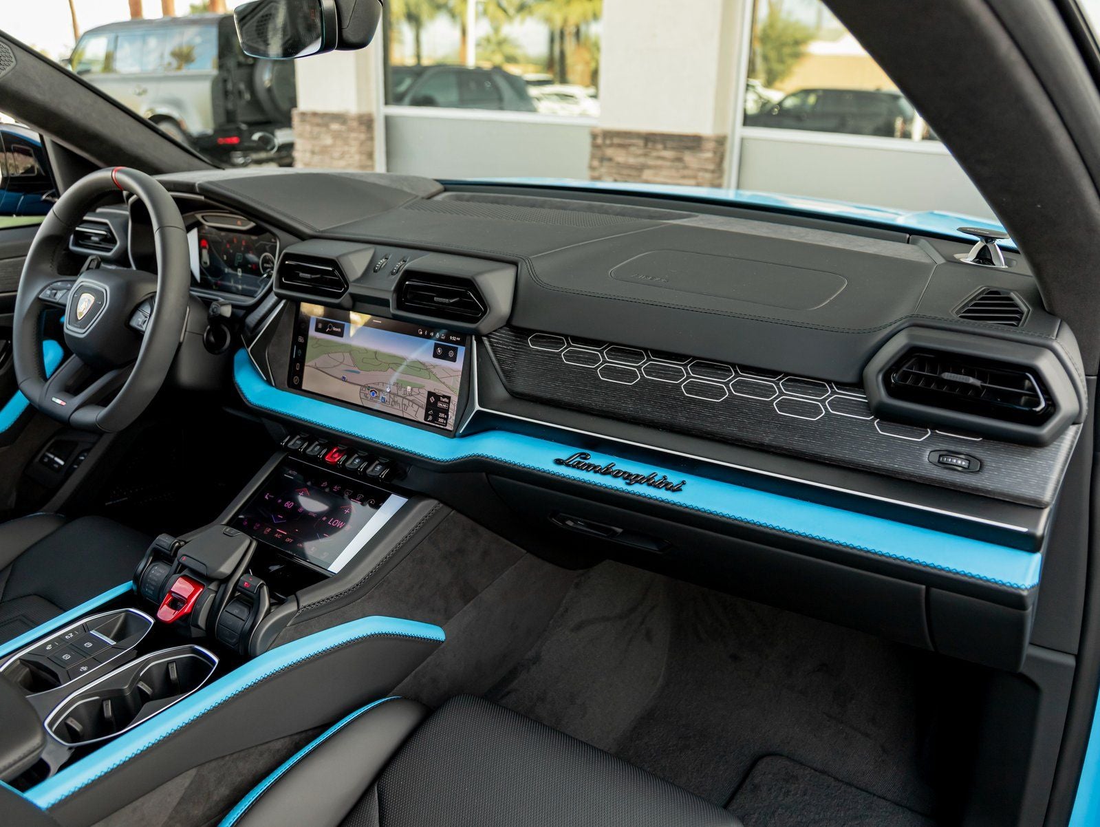 2025 Lamborghini Urus SE