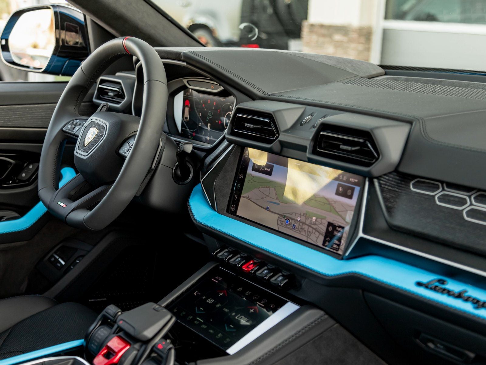 2025 Lamborghini Urus SE